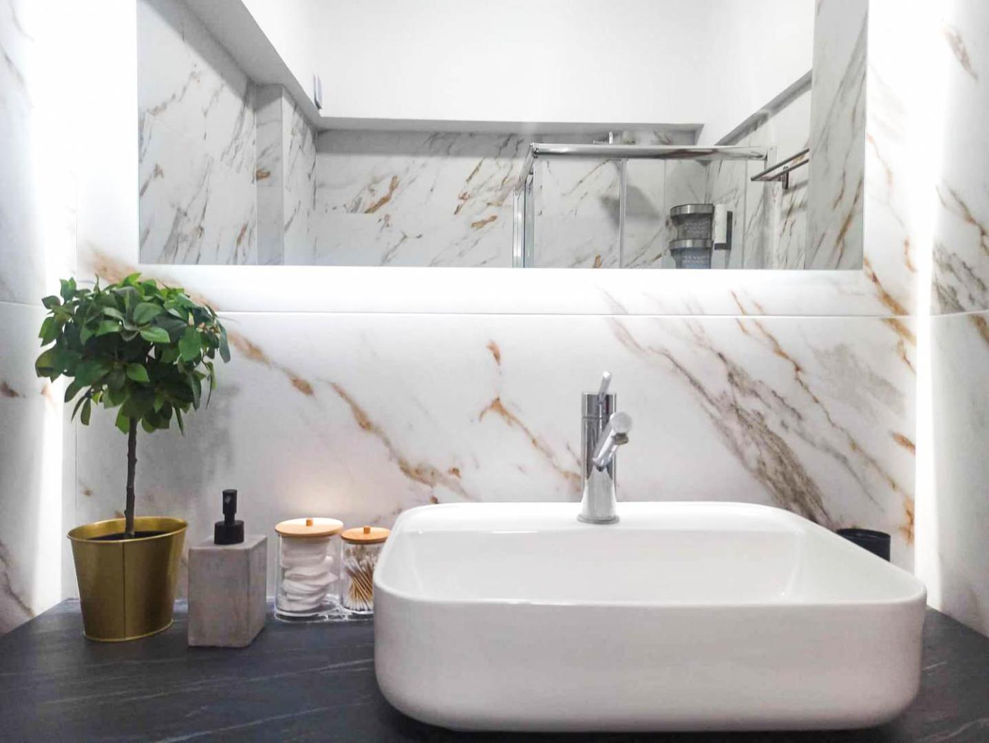 Down Town Luxurious 5 *